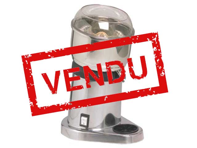 Presse-agrumes4-Récipient-plastique-P200_Vendu